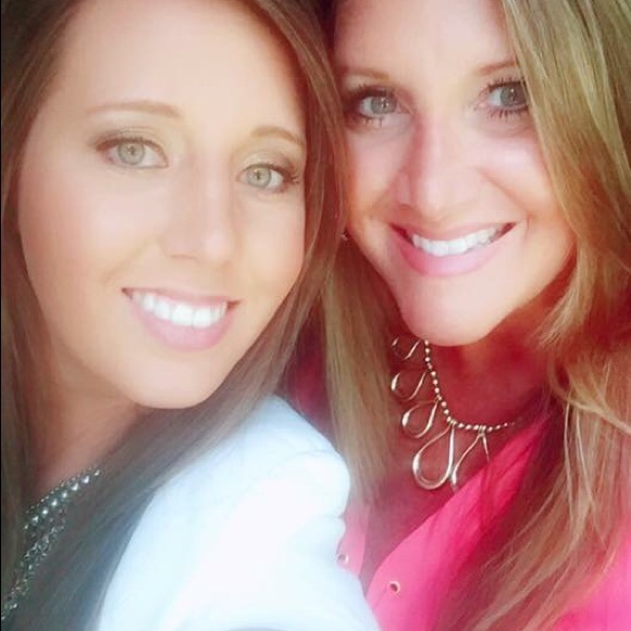 Meet your Posher, Mitzi - Picture 6 of 8